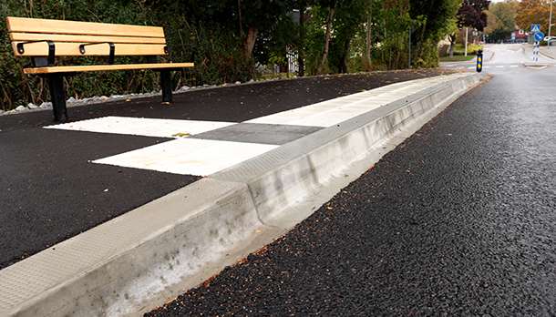 En busshållplats med Bender Busshållplatsstöd Star.